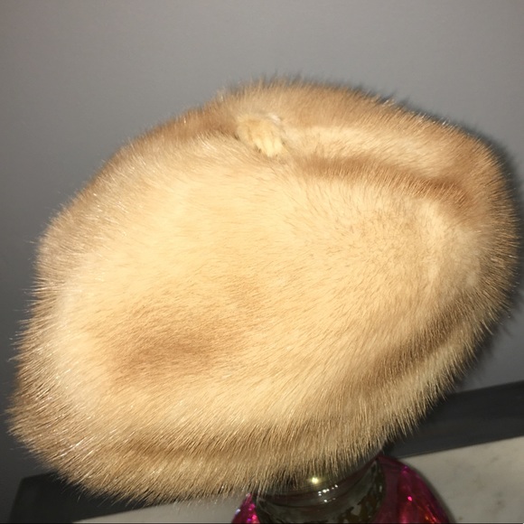 Vintage fur hat main image 4